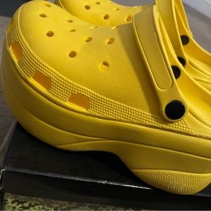 Yellow Cape Robin Platform Crocs